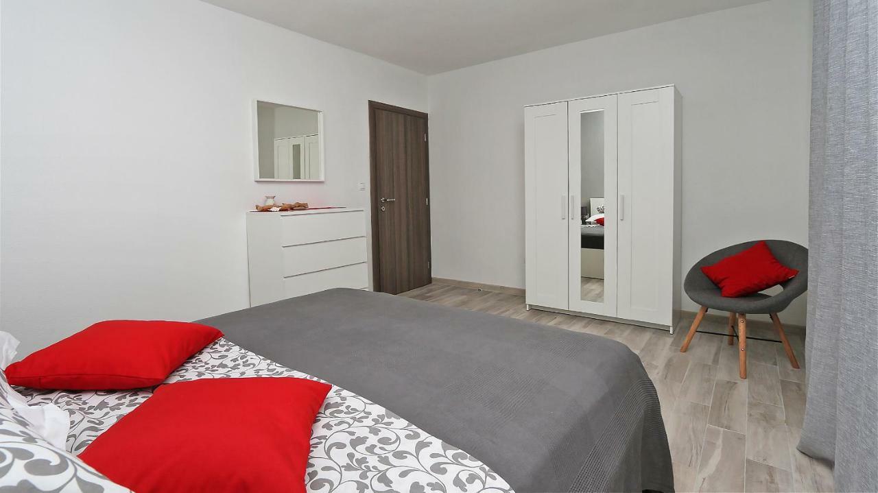 Modern Apartments Iva Makarska Exterior photo